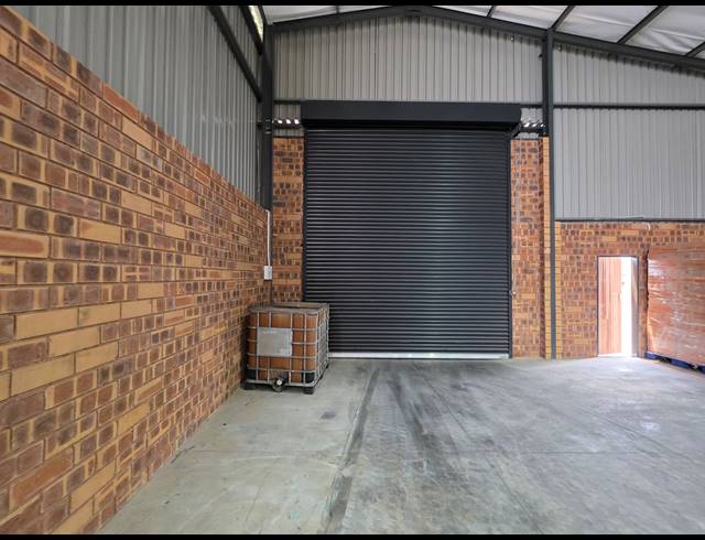 268M² WAREHOUSE TO LET IN AEROTON